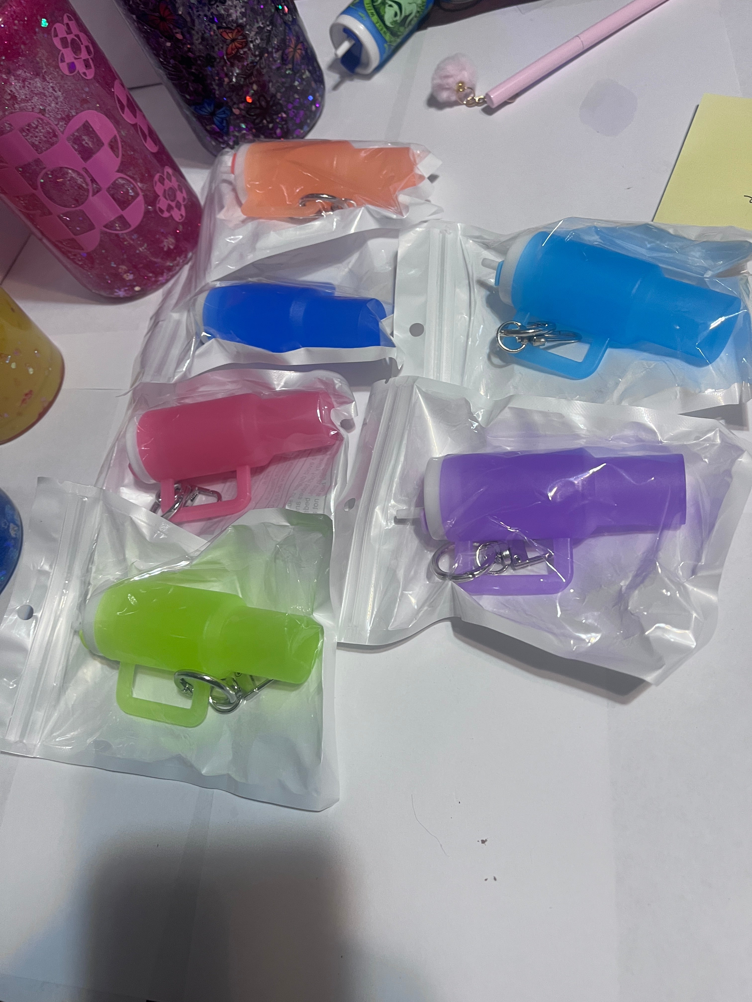 Glow in dark keychains tumbler