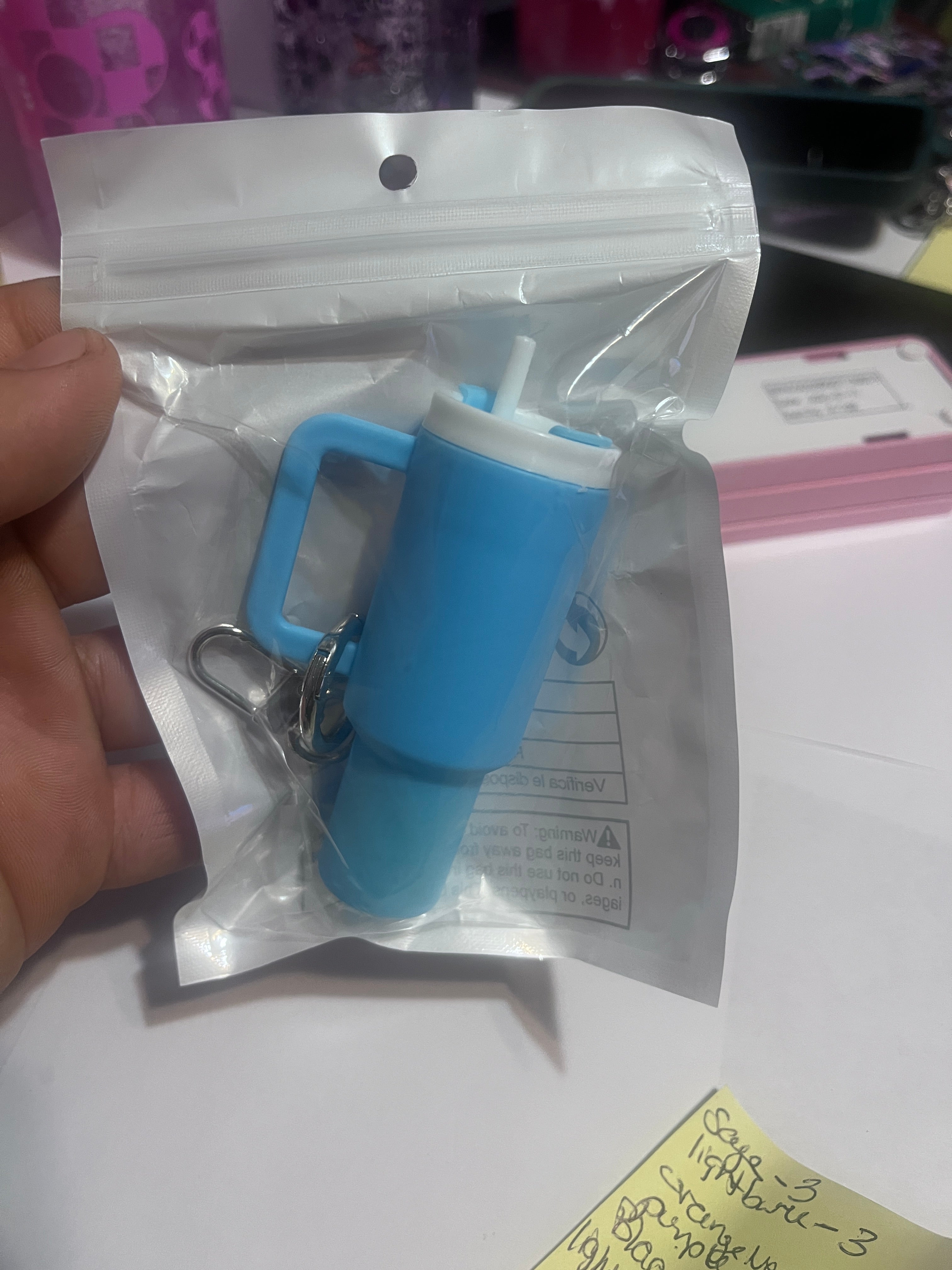 Without wrap Keychain tumbler